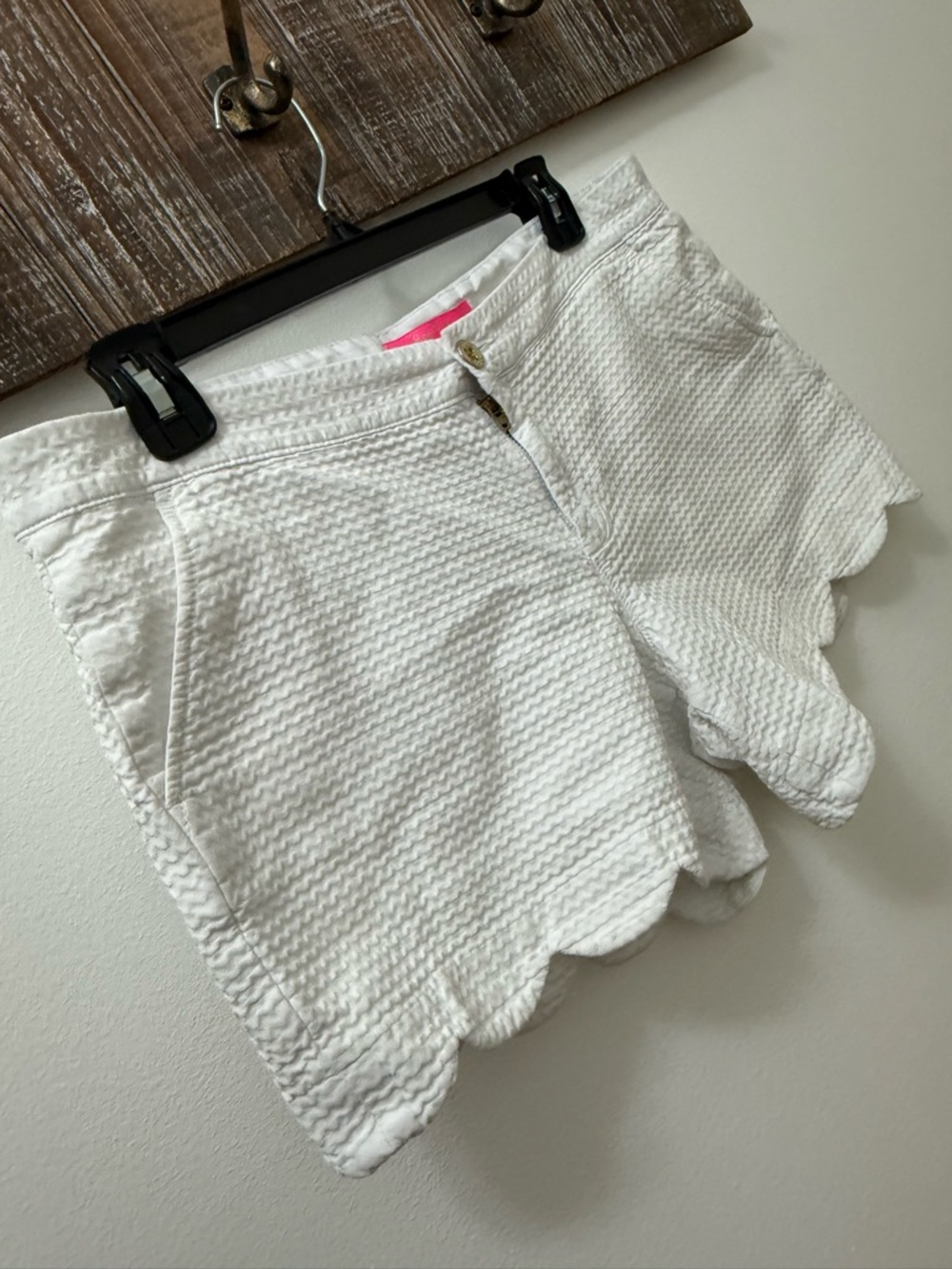 Lilly Pulitzer White Scallop Hem Textured Shorts - Picture 5 of 8